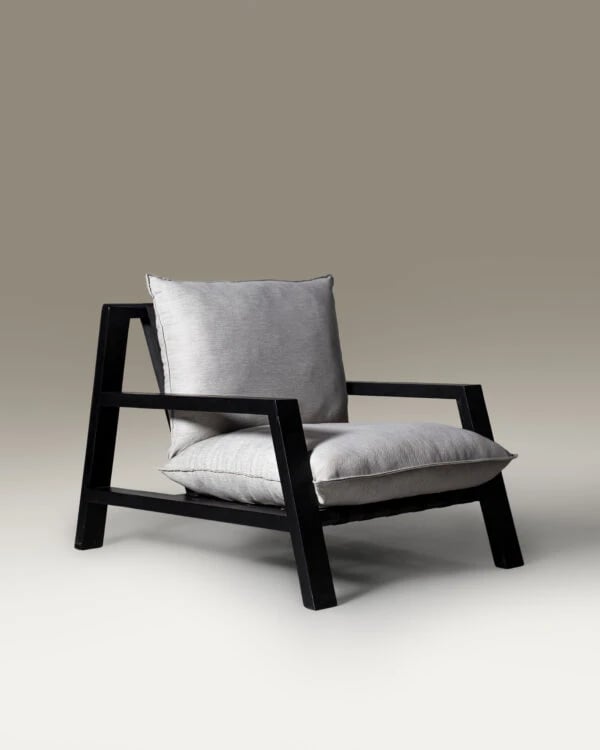 Araam Lounge Chair