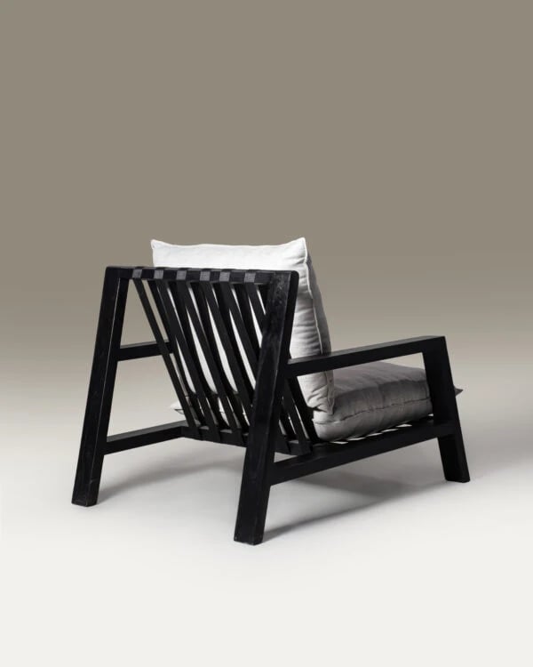 Araam Lounge Chair