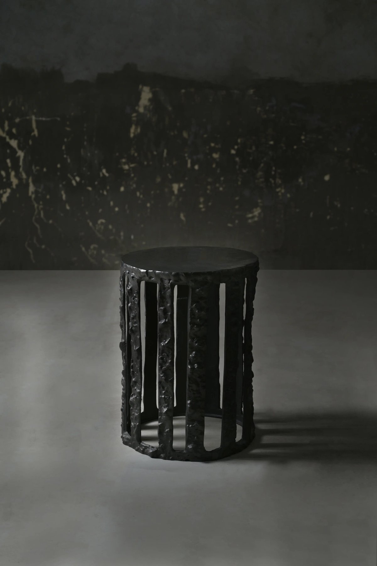 Obsidian Cage Table 