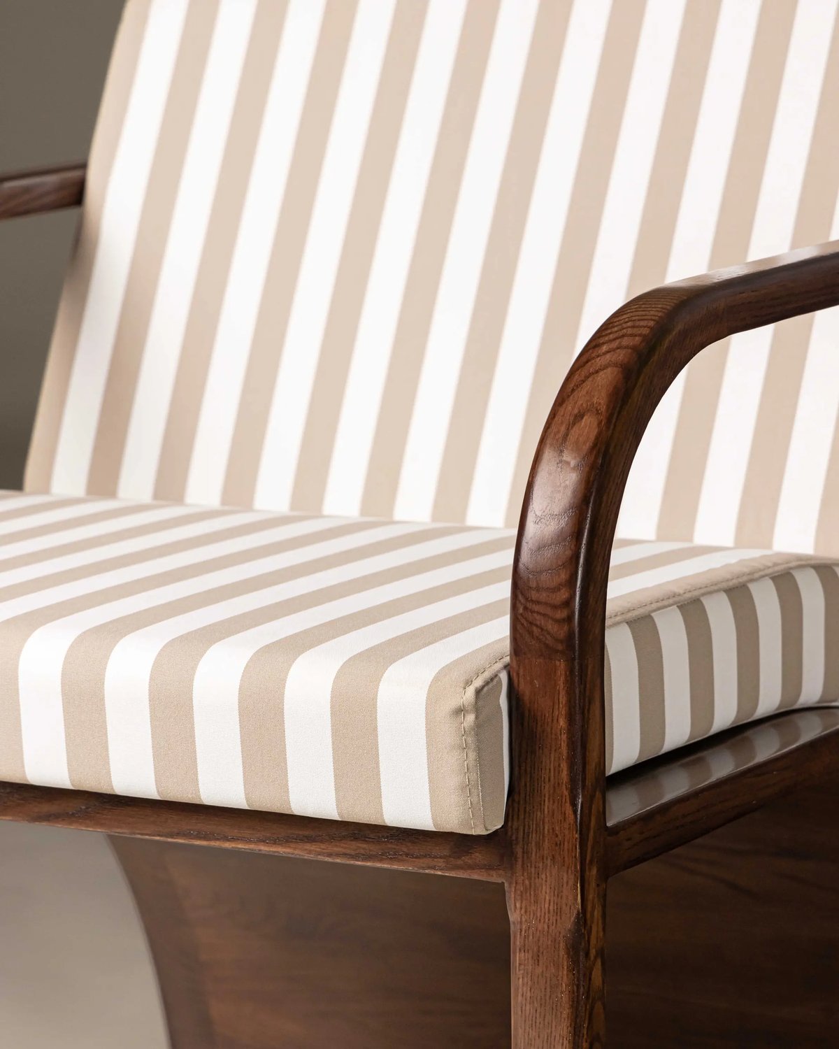 Arcs Lounge Chair