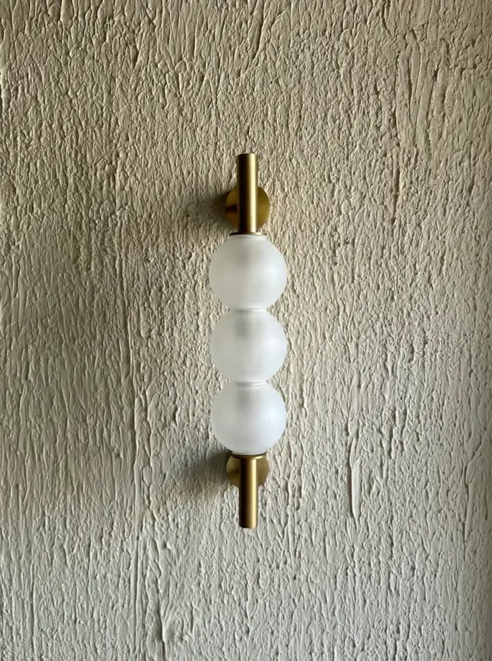 Tripple orb wall light 