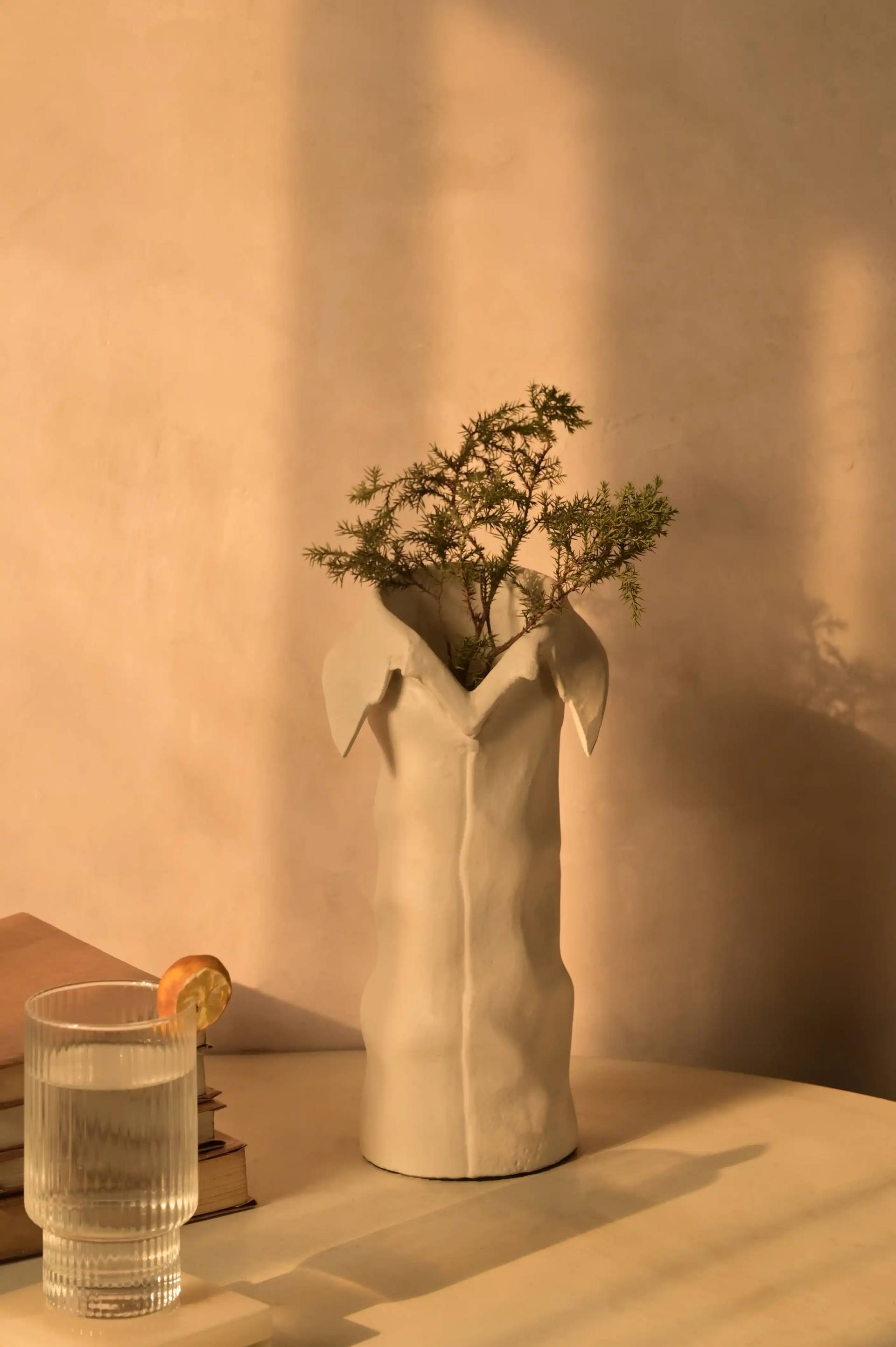 Solis Vase