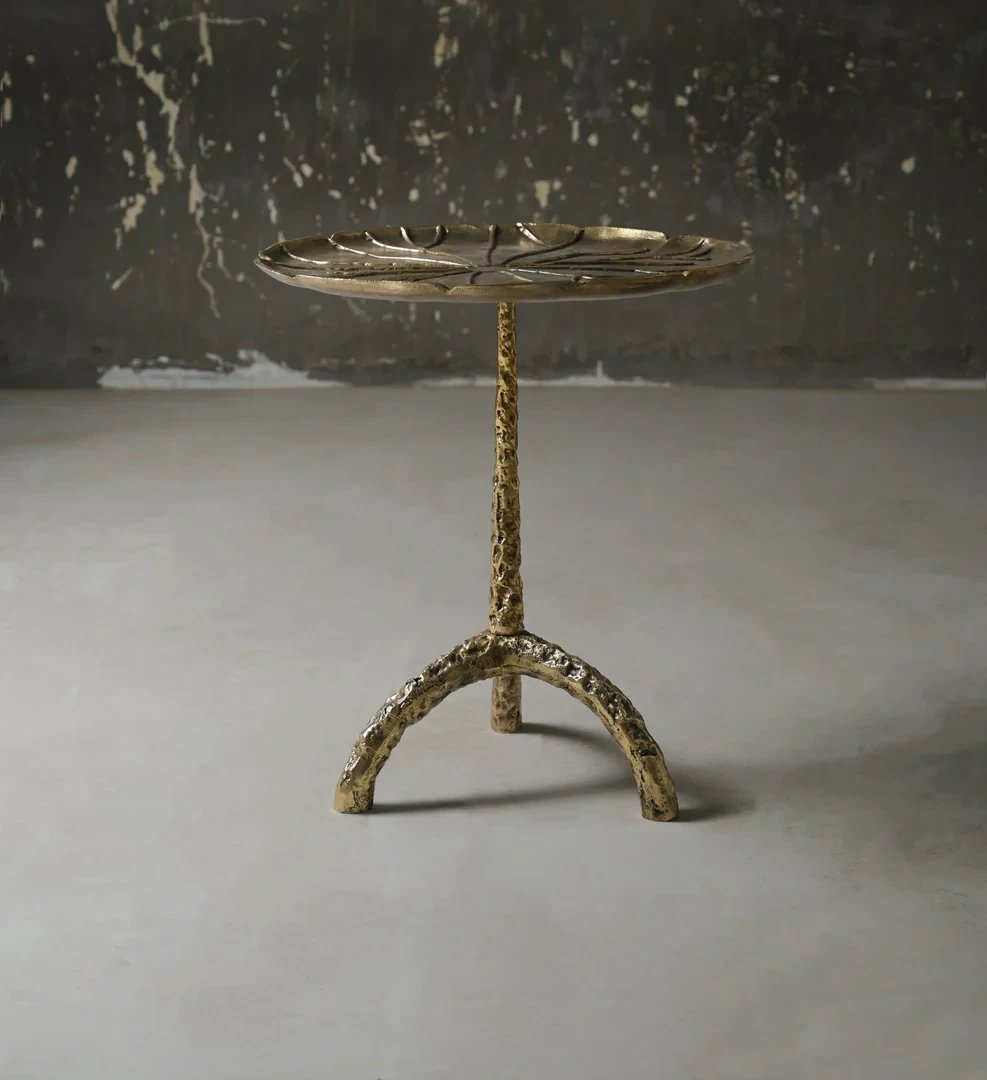 Vana Pedestial Table