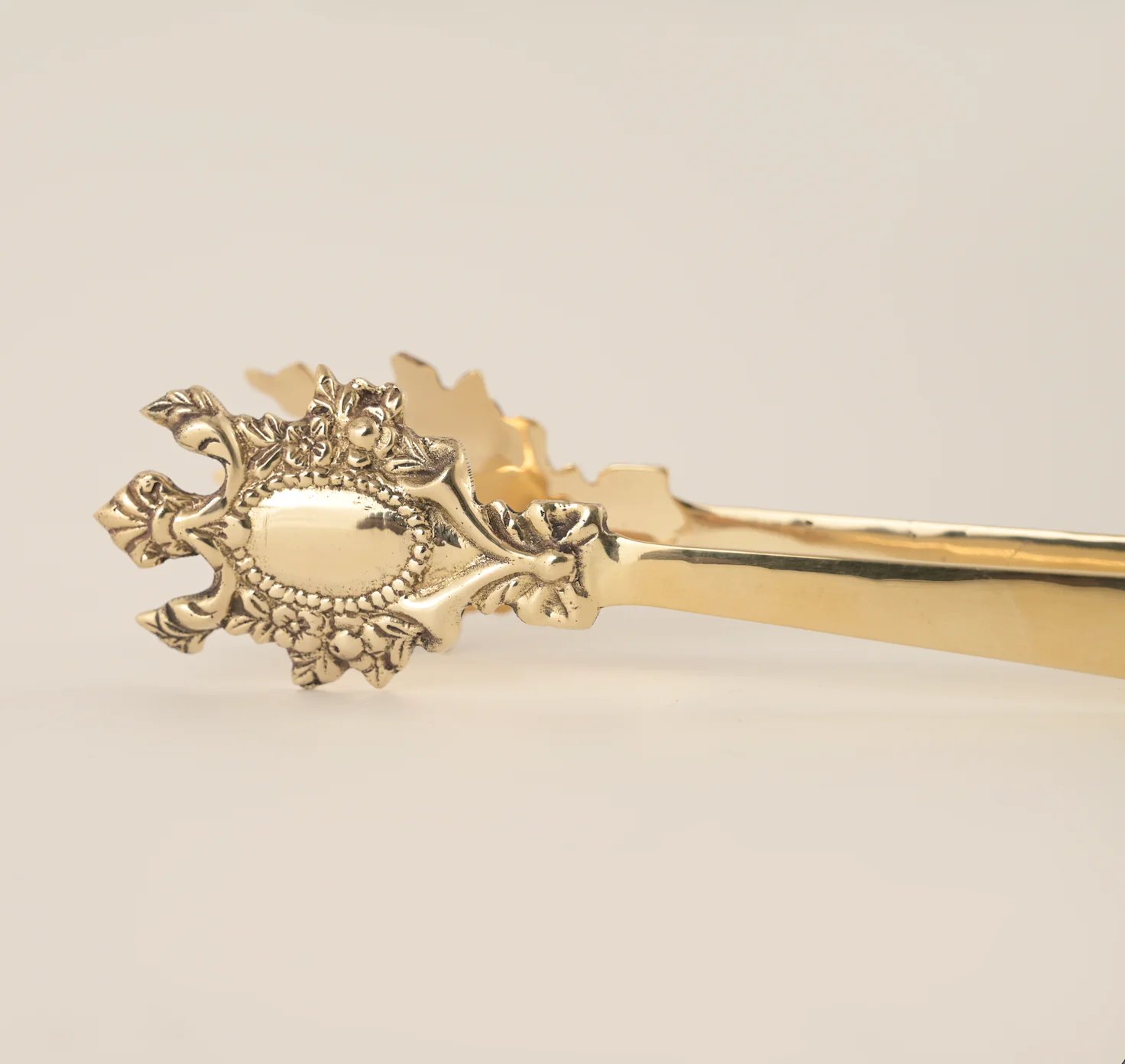 Baroque Tong