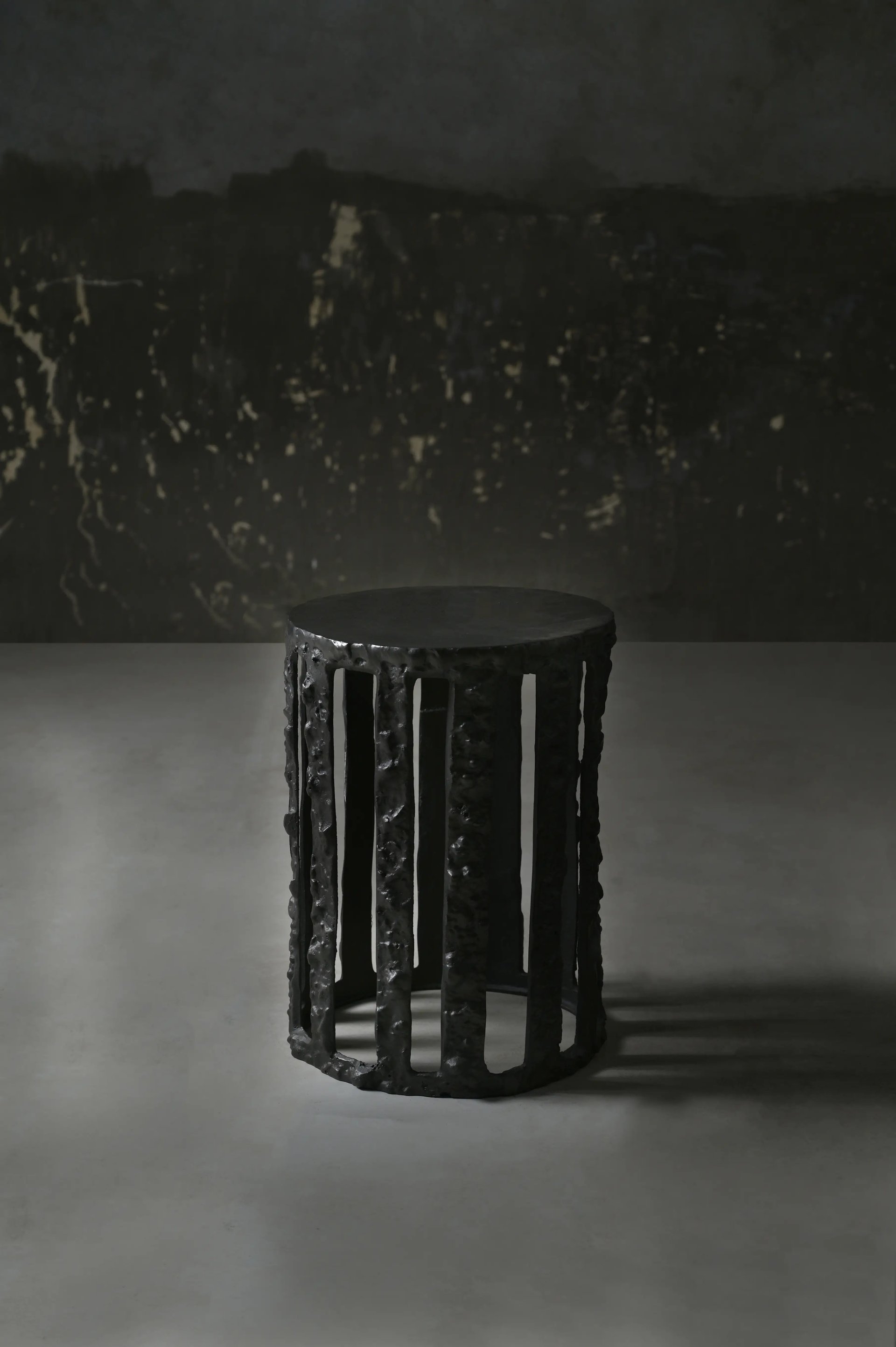 Obsidian Cage Table 