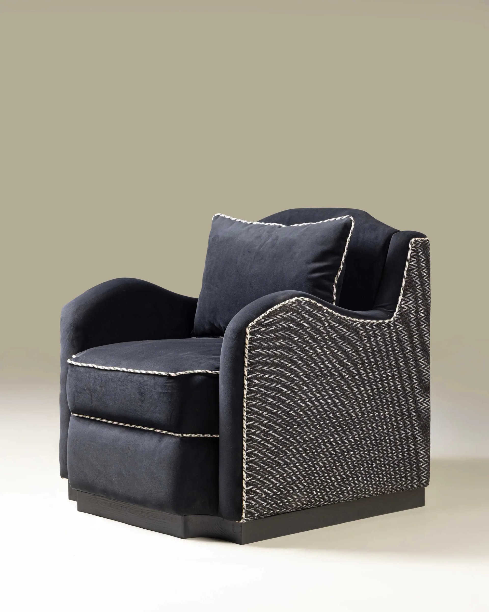 Ego Lounge Chair