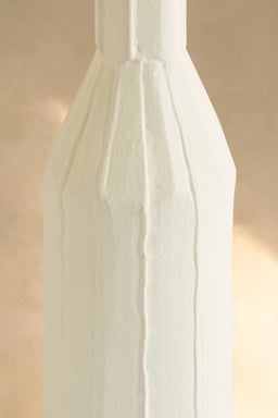 Azel Vase view