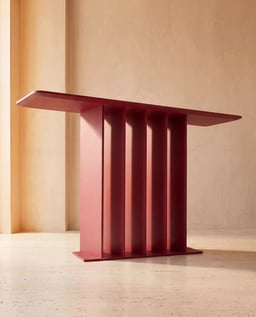 Maani Console Red view