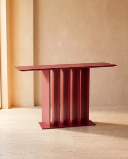 Maani Console Red view
