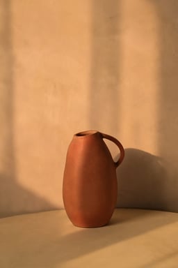 Mysa Vase view