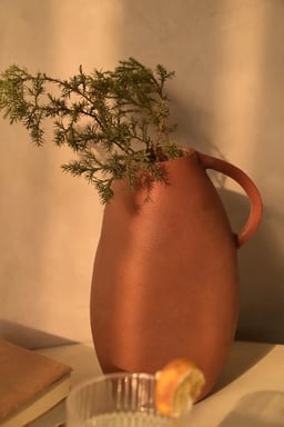 Mysa Vase view