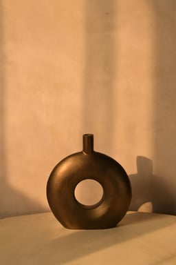Selene Vase view