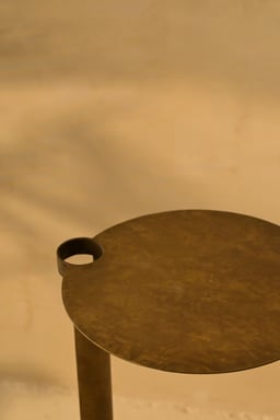 Arki Side Table view