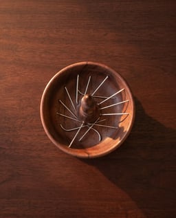 Sultan Pin Holder view